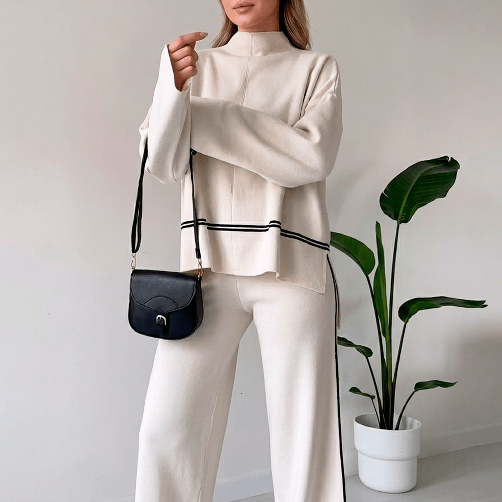 Conjunto de Tricô Feminino Noir Line Litoriane - Suéter Mullet Gola Alta + Calça Cintura Alta - Conjunto de Tricô Feminino Noir Line Litoriane