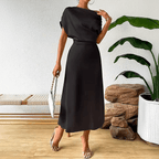 Vestido Acetinado Bruma Litoriane - Modelagem Acinturada, Toque Sedoso, Manga Curta Fluida - Vestido Acetinado Bruma Litoriane