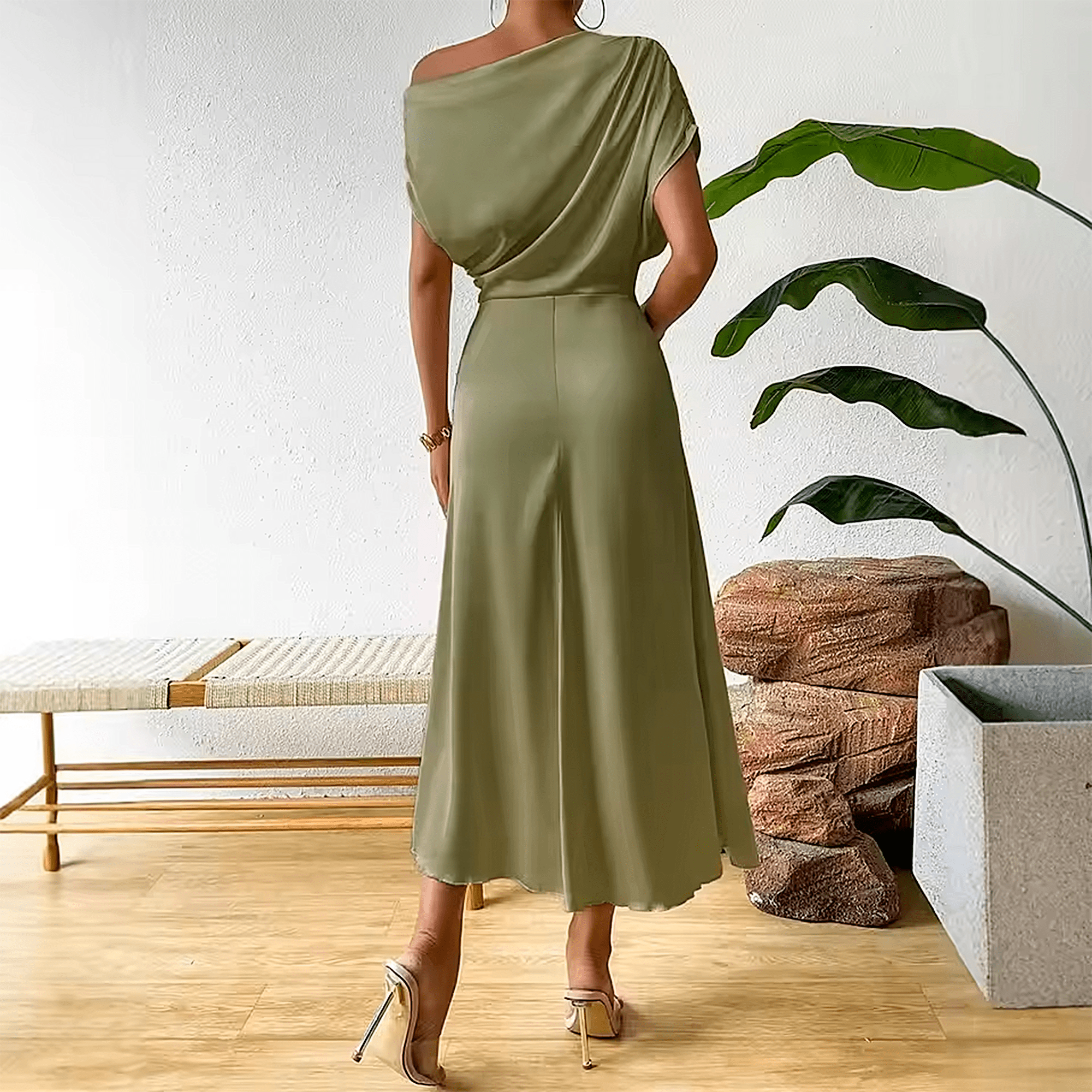 Vestido Acetinado Bruma Litoriane - Modelagem Acinturada, Toque Sedoso, Manga Curta Fluida - Vestido Acetinado Bruma Litoriane