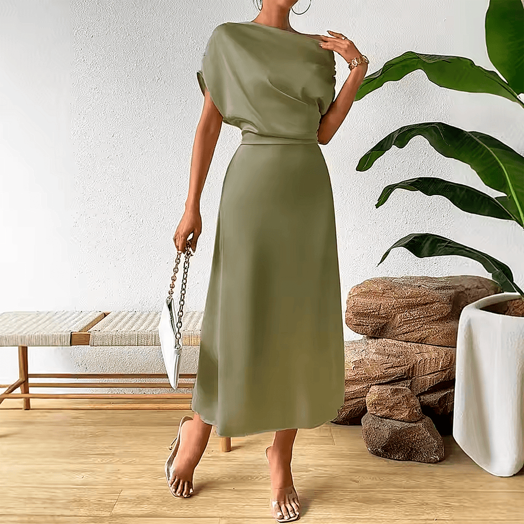 Vestido Acetinado Bruma Litoriane - Modelagem Acinturada, Toque Sedoso, Manga Curta Fluida - Vestido Acetinado Bruma Litoriane