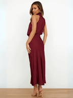 Vestido Acetinado Éclat Litoriane - Gola Alta Drapeada, Modelagem Acinturada, Sem Mangas - Vestido Acetinado Éclat Litoriane
