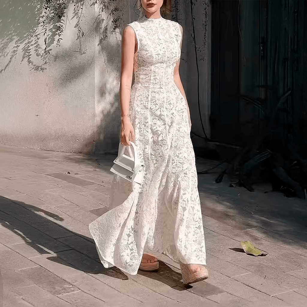 Vestido em Renda Fleur Époque Litoriane - Comprimento Midi, Renda Floral Texturizada - Vestido em Renda Fleur Époque Litoriane