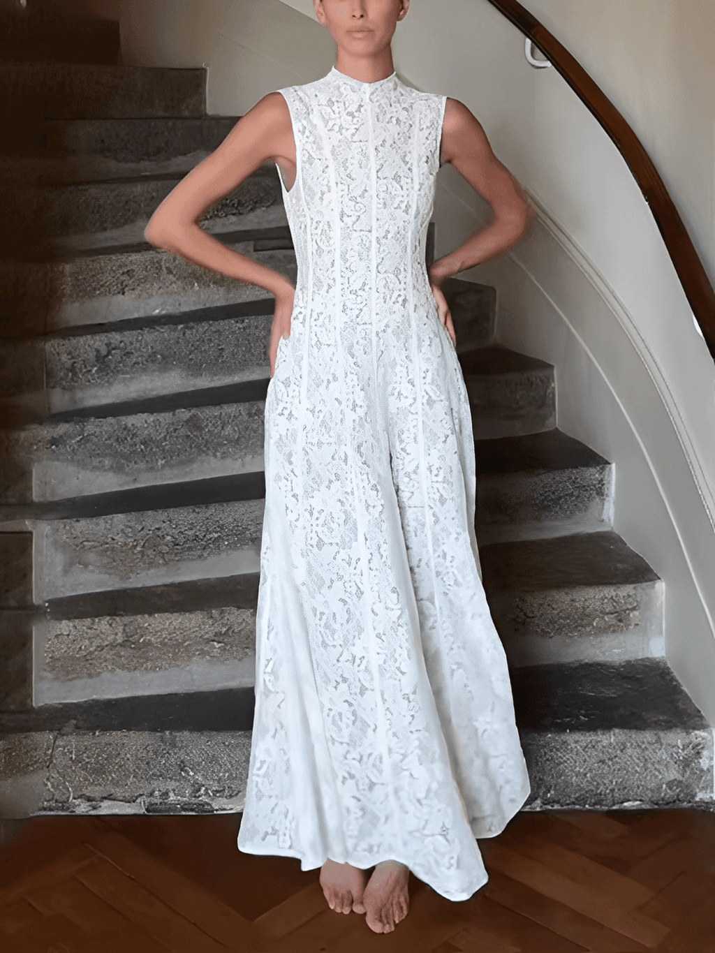 Vestido em Renda Fleur Époque Litoriane - Comprimento Midi, Renda Floral Texturizada - Vestido em Renda Fleur Époque Litoriane