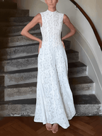Vestido em Renda Fleur Époque Litoriane - Comprimento Midi, Renda Floral Texturizada - Vestido em Renda Fleur Époque Litoriane