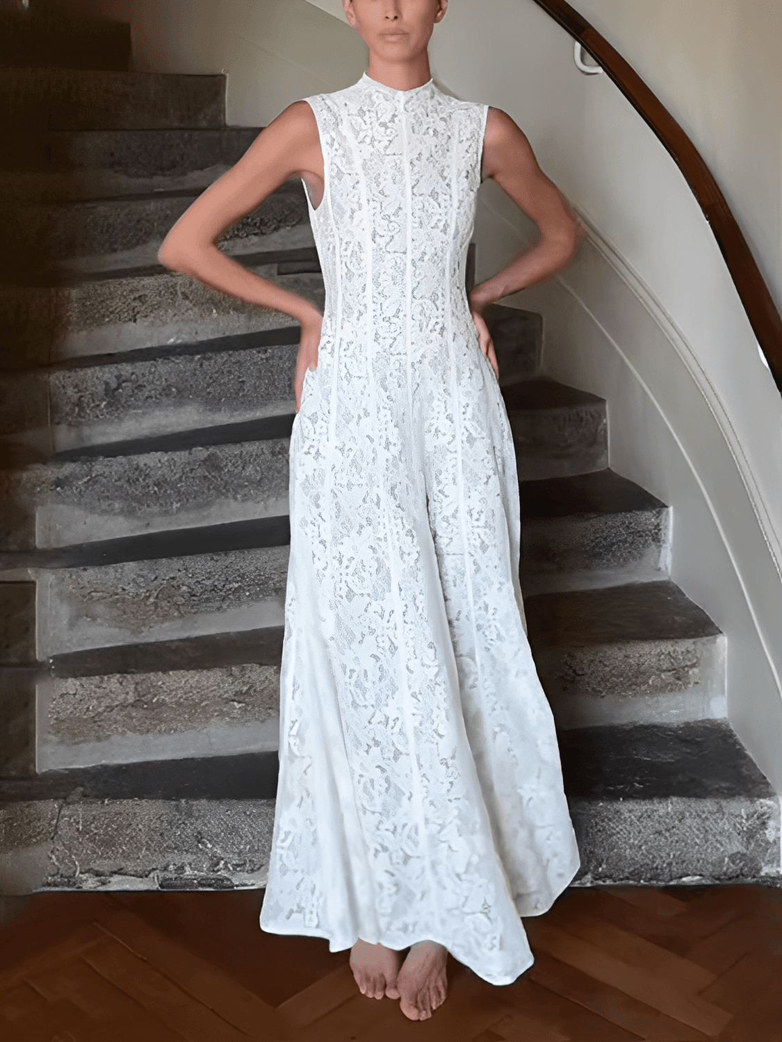 Vestido em Renda Fleur Époque Litoriane - Comprimento Midi, Renda Floral Texturizada - Vestido em Renda Fleur Époque Litoriane